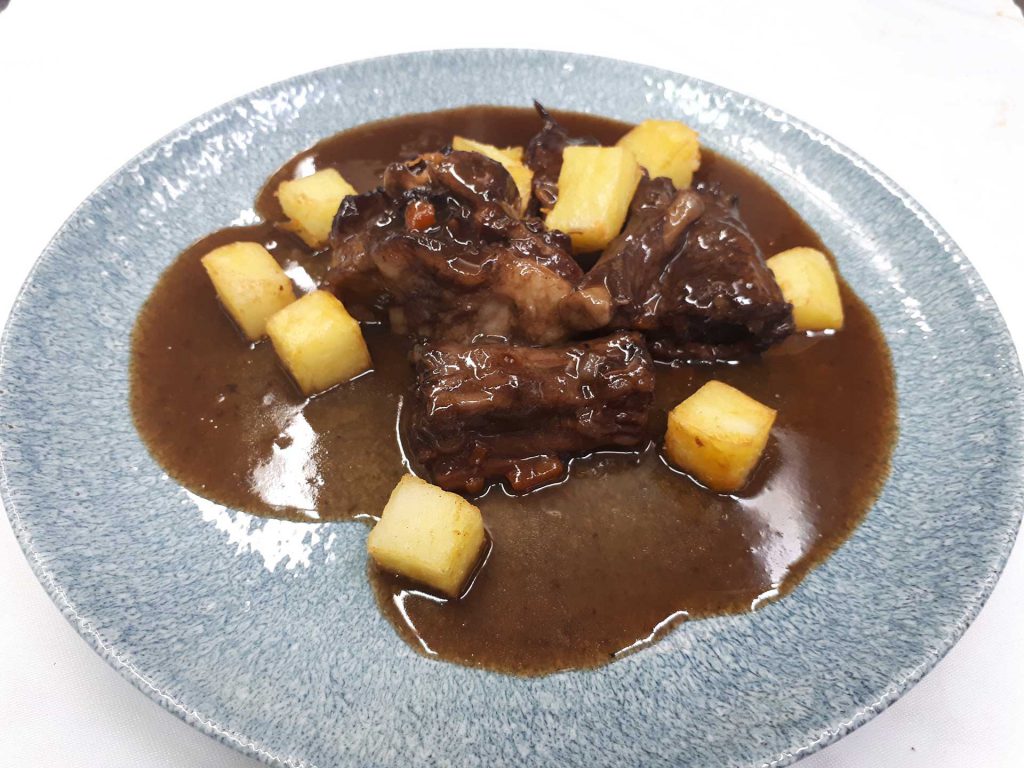 RABO DE TORO ESTOFADO TRADICIONAL