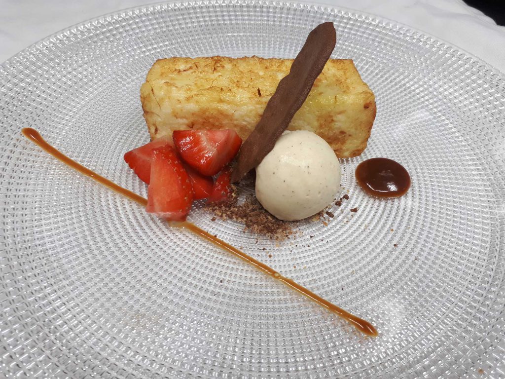TORRIJA CON HELADO DE VAINILLA